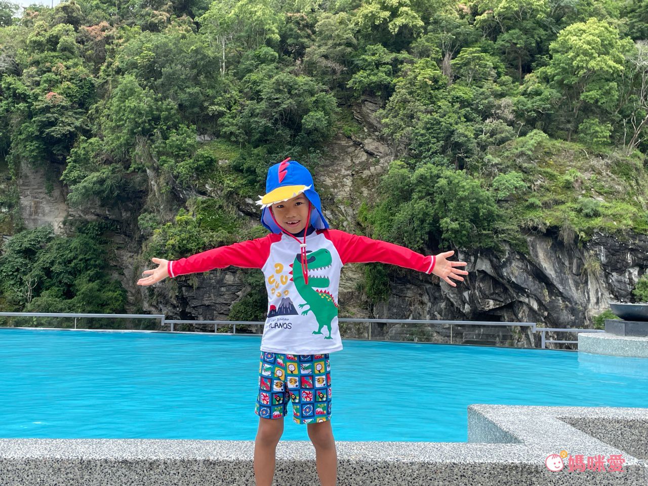 男寶長袖泳裝套裝(附帽子)-快樂恐龍-紅+白+藍