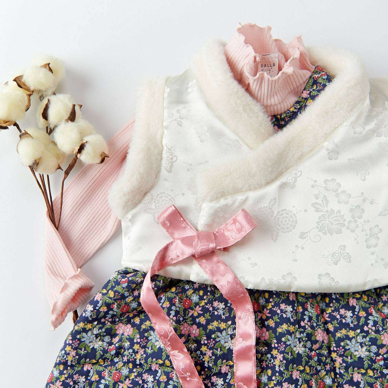 韓國 Dalla - 兩件式生活韓服-棉襖背心+深藍碎花洋裝(不含髮飾)