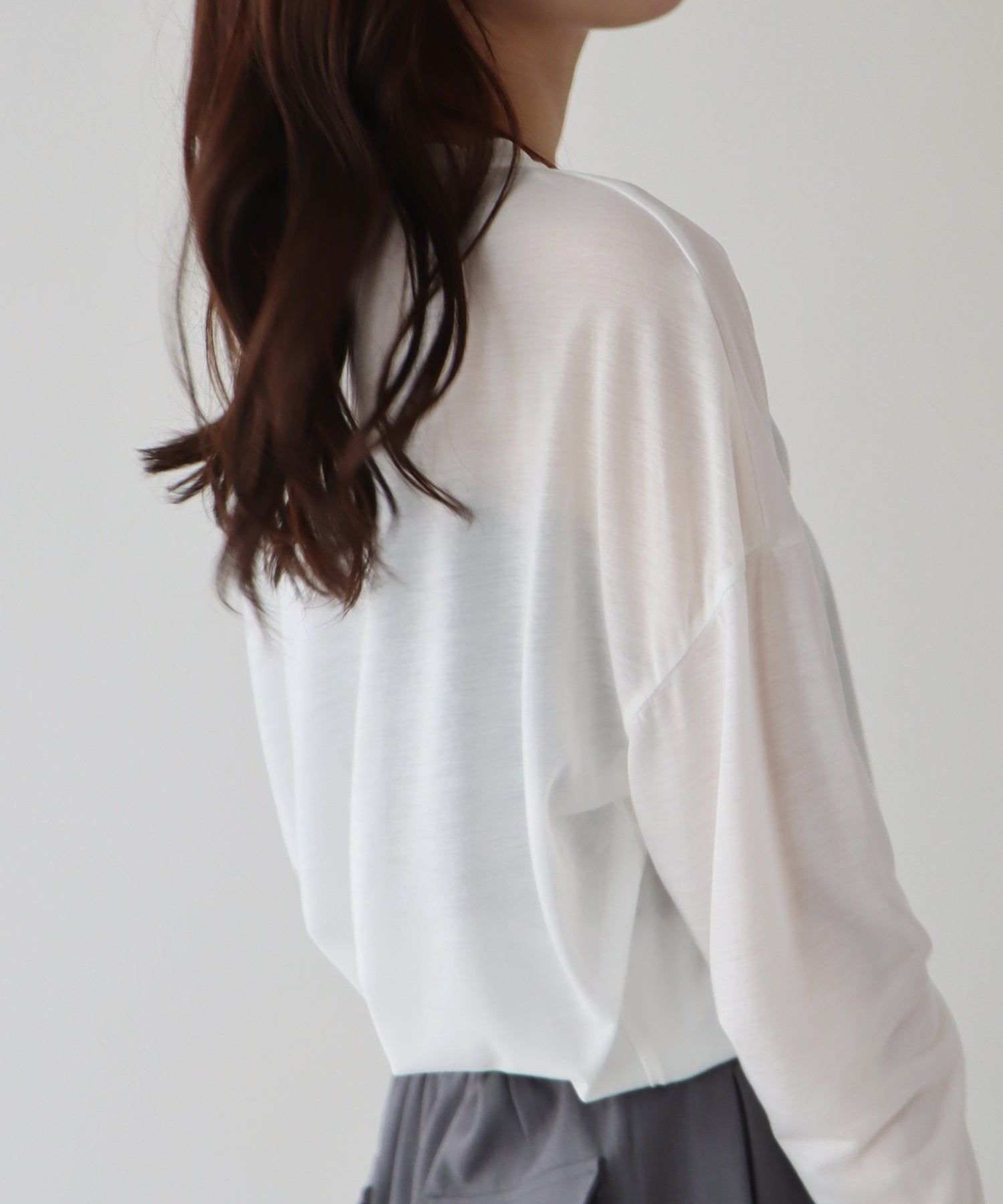 日本 BLUE EAST - 柔軟薄透落肩長袖上衣-粉