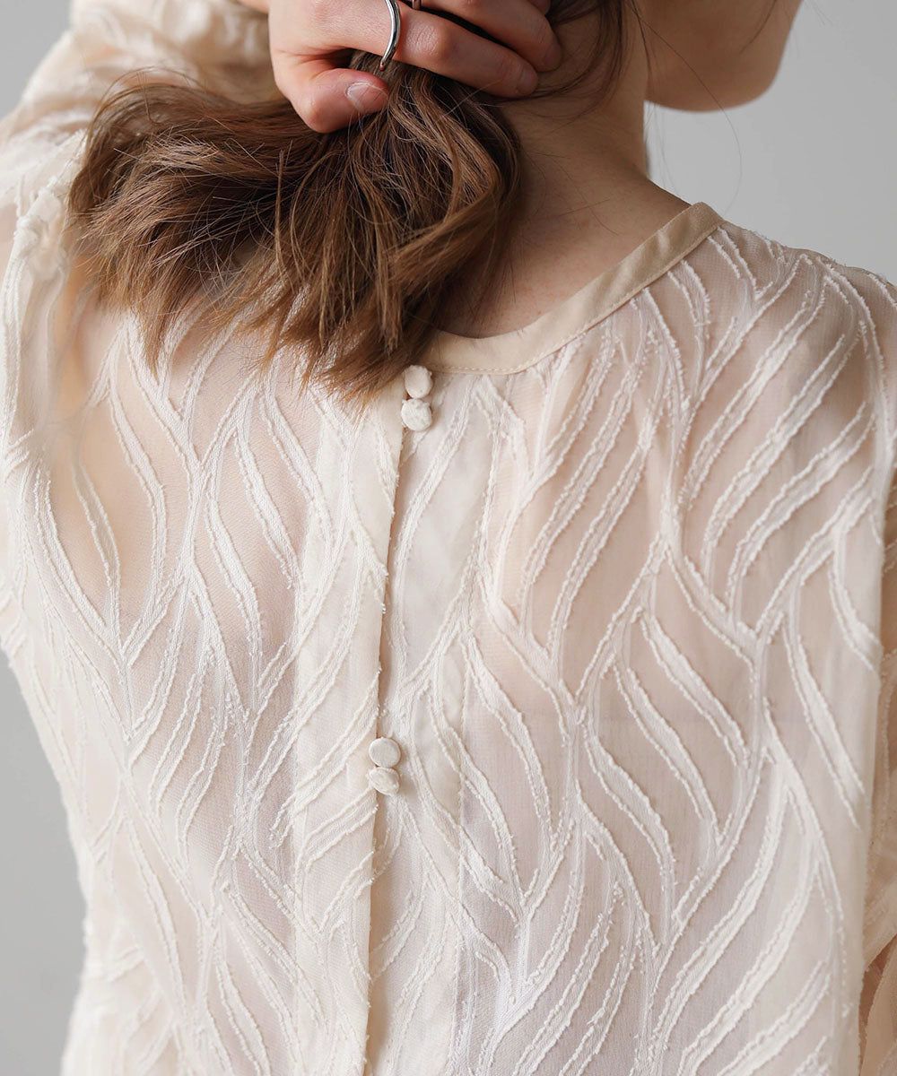 日本 Bab - 波浪紋透感排釦襯衫-米杏