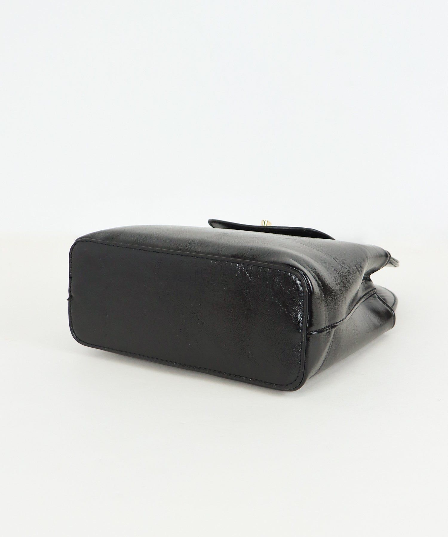 日本 BLUE EAST - 2WAY愛心金釦皮革肩背包-黑