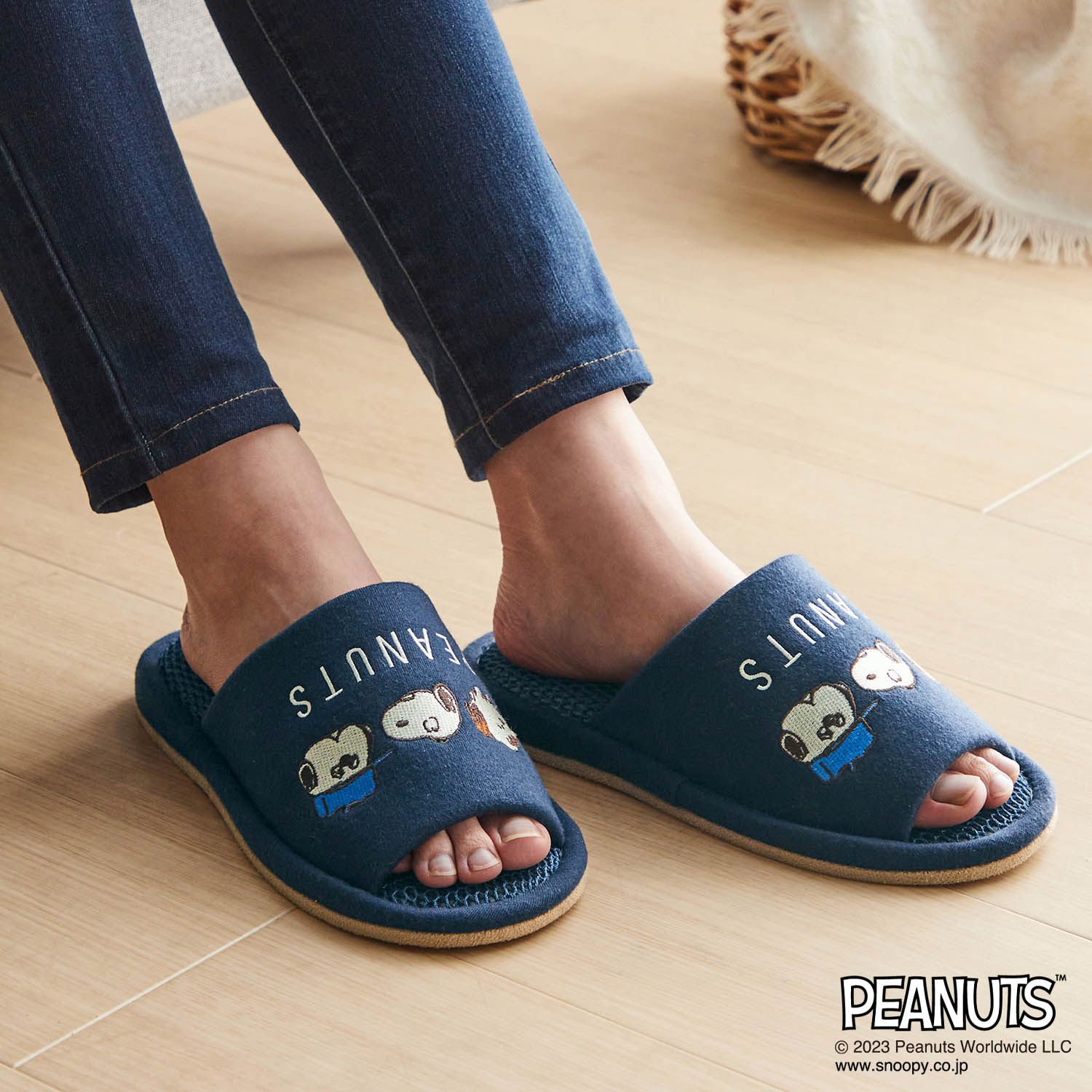 日本千趣會 - SNOOPY 刺繡印花網眼透氣室內拖鞋-俏皮紅 (L(24-25.5cm))