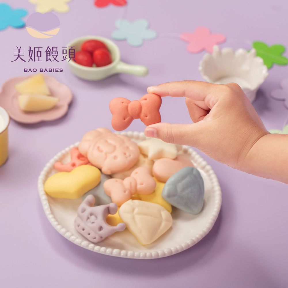 小公主一口小饅頭