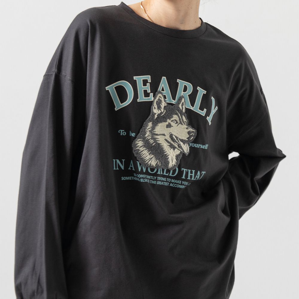 相良刺繡哈士奇印花帥氣長袖T恤-炭黑