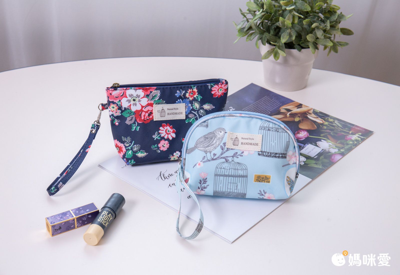 掛繩防水手拿化妝包-半圓-粉紅小鳥