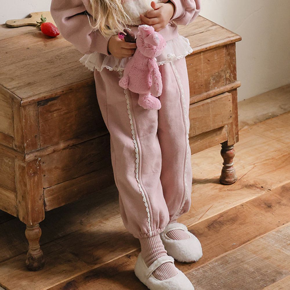 Puellaflo (內磨毛)鬆緊腰小蕾絲邊點綴縮口長褲-粉