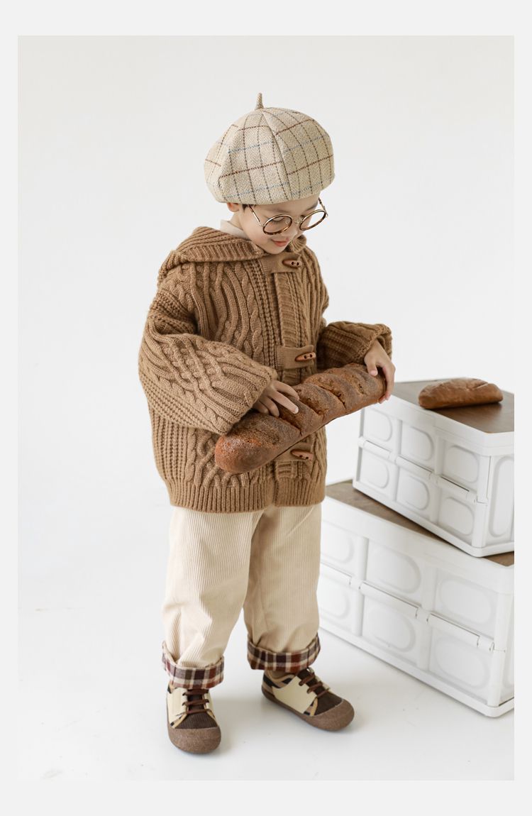 TONGMO - 復古木釦麻花編織連帽毛衣外套-黃綠色