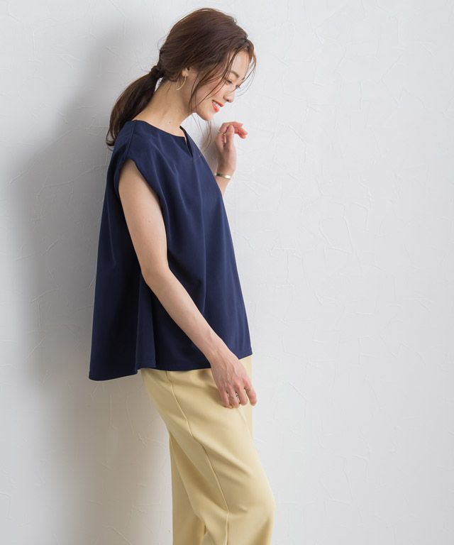 日本 Pierrot - 接觸涼感 小V領雪紡無袖上衣-橘