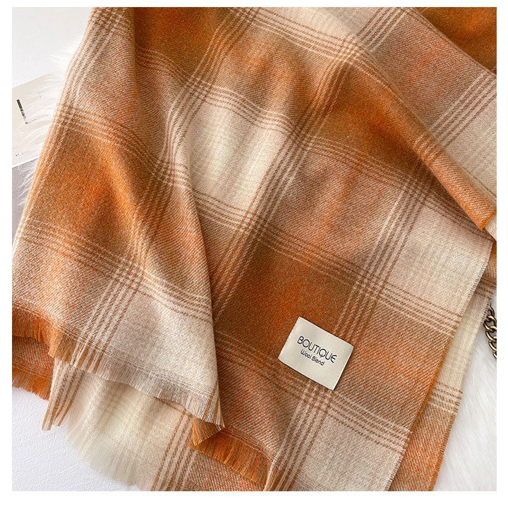 編媽精選 - 柔暖羊毛混棉細針織圍巾-漸層黑白 (208x73cm)