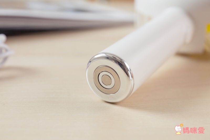 HealthLife 手持 / 電動擺頭兩用清涼小風扇