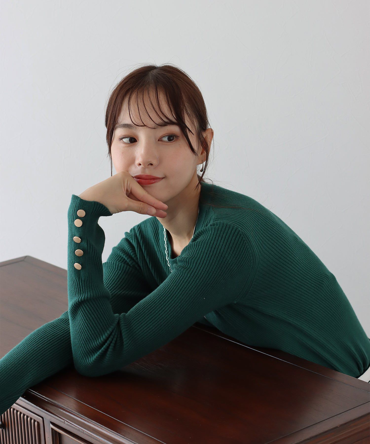 日本 BLUE EAST - 時尚金釦羅紋針織上衣-墨綠