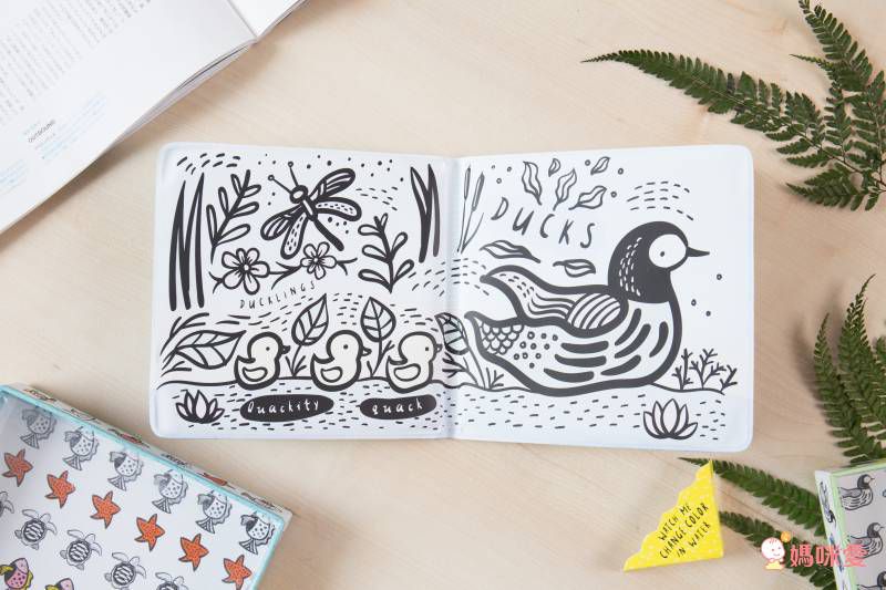 一碰水，就變色！0～1歲寶寶愛上洗澡的好夥伴