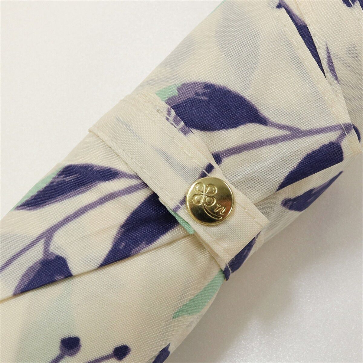 日本 nifty colors - 抗UV輕量 晴雨兩用折疊傘-光影綠葉-黑 (直徑98cm/191g)-90.0%