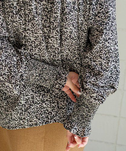 日本 Bou Jeloud - 歐風碎花澎澎袖上衣-氣質黑