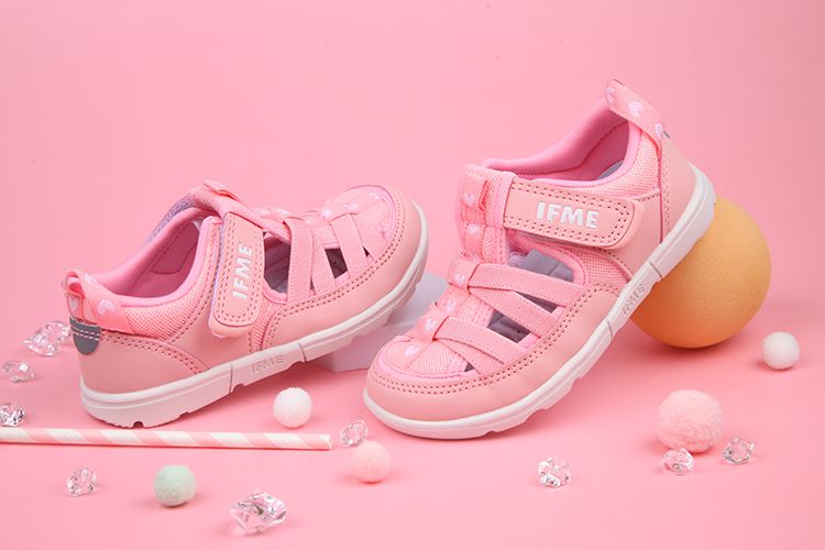 日本IFME - 元氣粉紅兒童機能水涼鞋-粉紅色