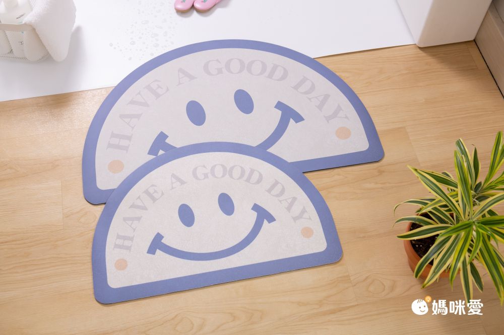 上田屋 - 連續踩踏瞬吸乾爽科技絨腳踏墊/地墊/防霉抗菌快乾好洗/柔軟彈性材質-微笑-白 (50x80x0.5cm±5%)