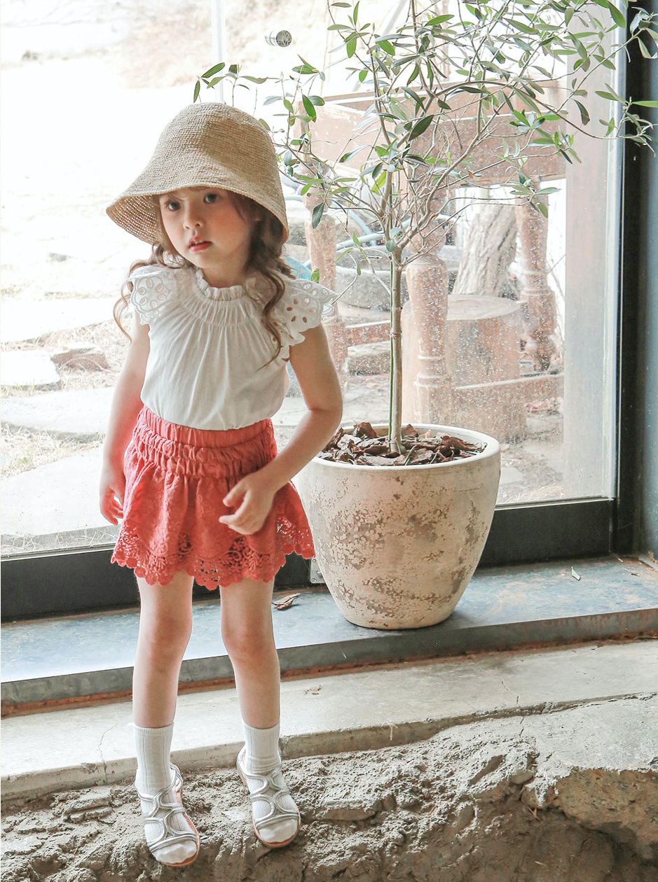 韓國 Puellaflo - 鏤空立體袖胸前抓皺上衣-象牙白