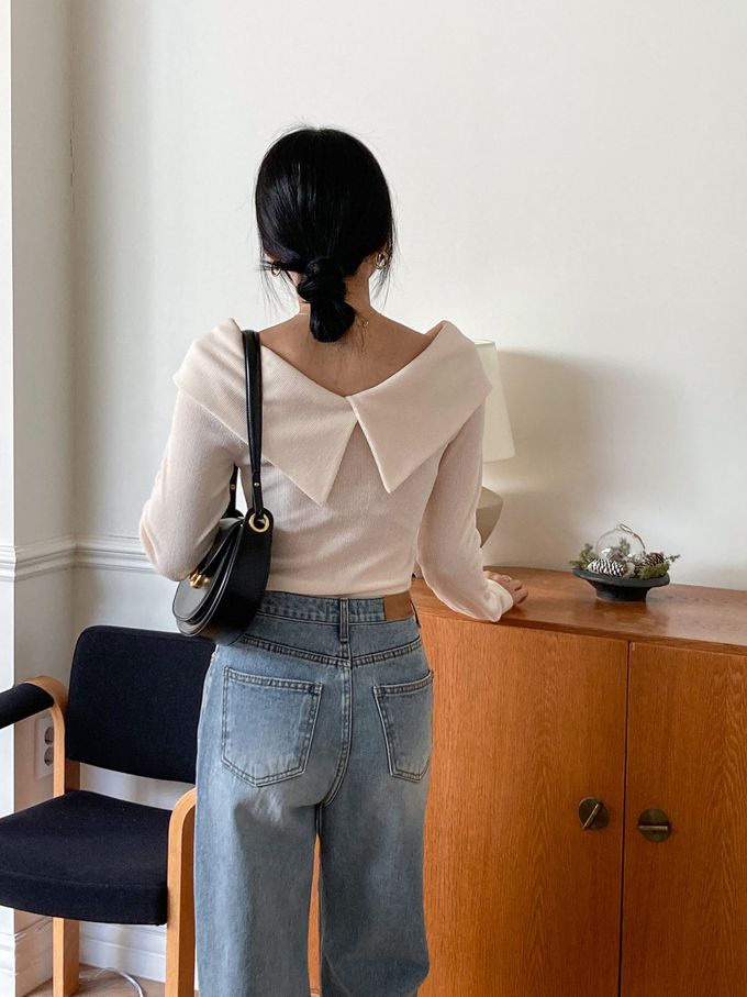 韓國女裝連線 - 微露鎖骨大翻領長袖上衣-黑 (FREE)