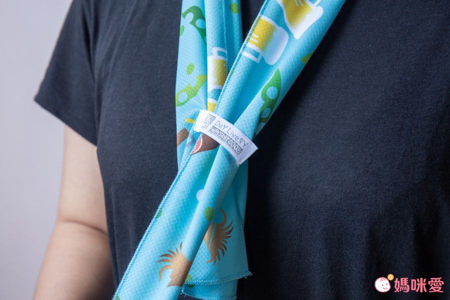 日本 DECOLE - 神奇水涼感巾(附領巾釦/收納袋)-海底世界-水藍 (20x90cm)