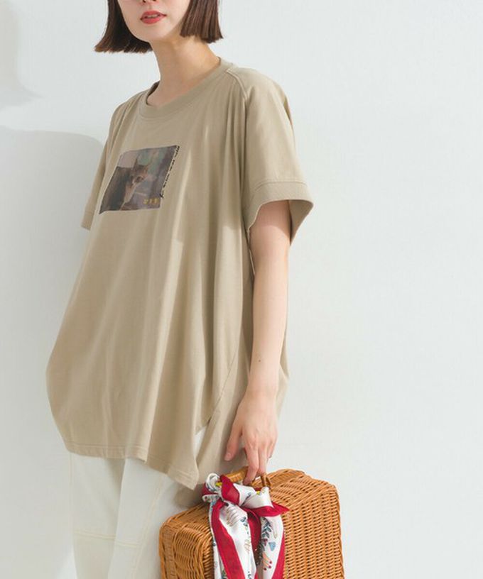 日本 Lupilien - 療癒休閒感落肩長版T恤-貓咪照片-寶藍