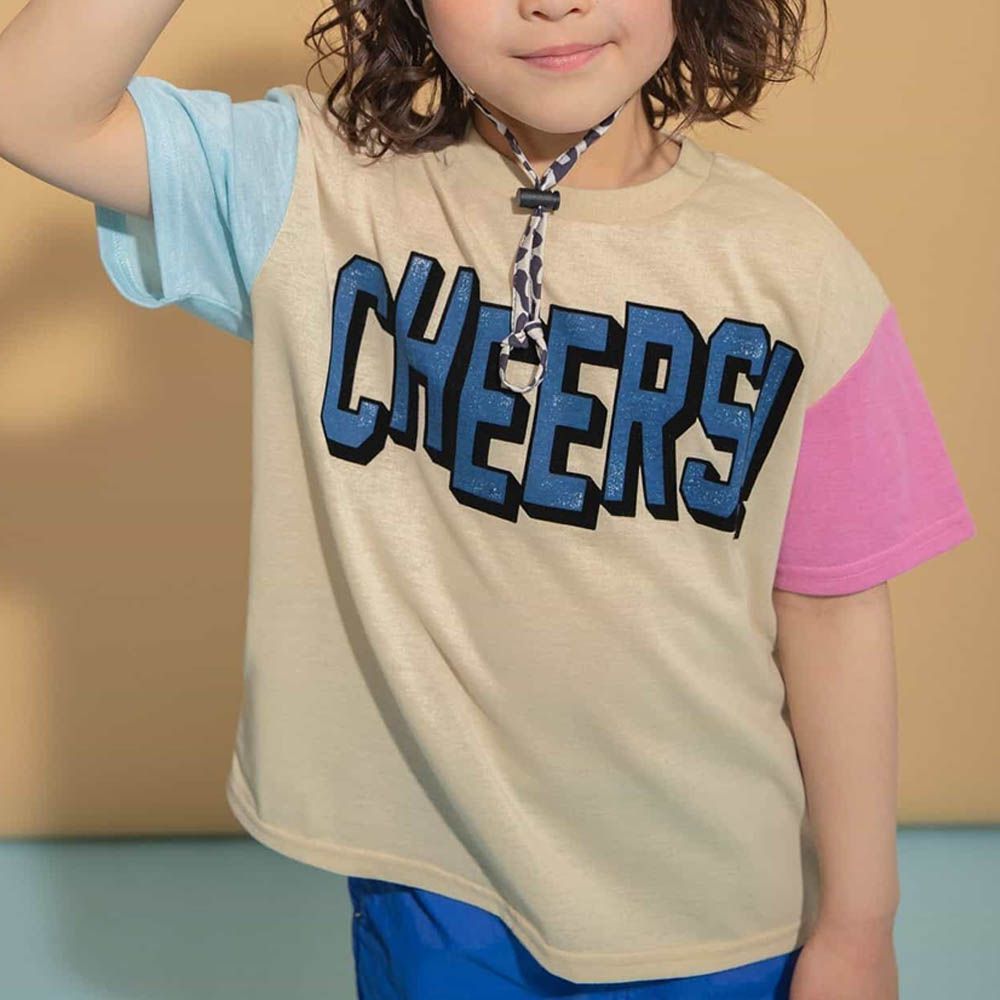 速乾舒適印花短袖上衣-CHEERS-米杏