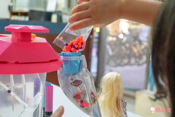 新年降價～再送滿額贈【雀兒喜 Barbie 芭比娃娃】☞ 滿 $299 送雀兒喜貼紙本