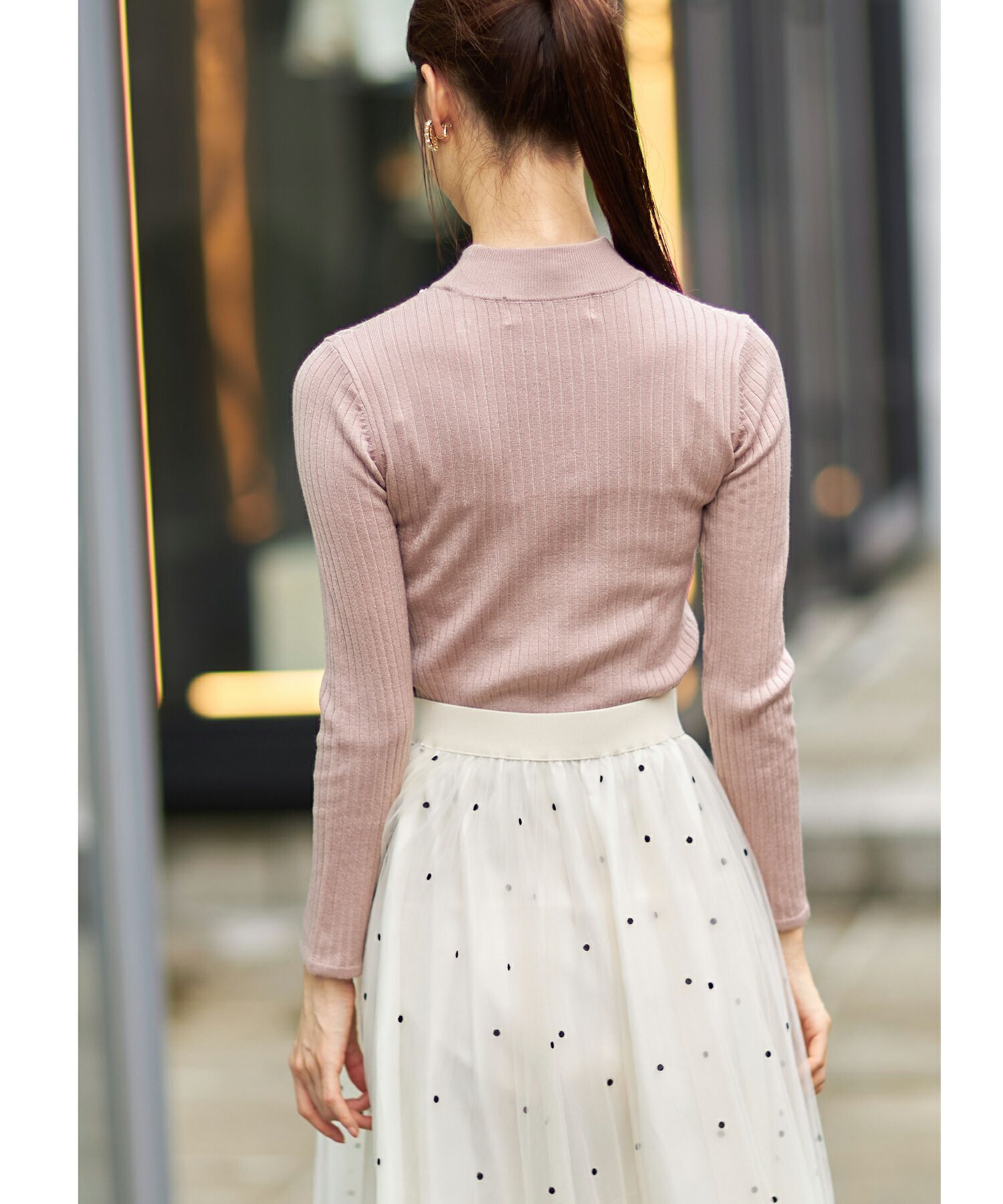 日本 tocco-closet - 氣質珍珠花朵針織上衣-奶油杏