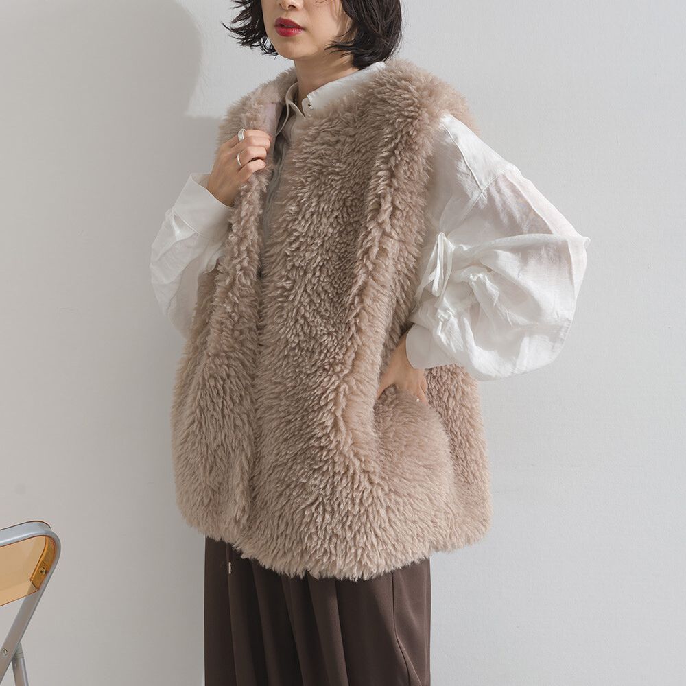 QQ毛絨時尚搭配長版背心-卡其棕