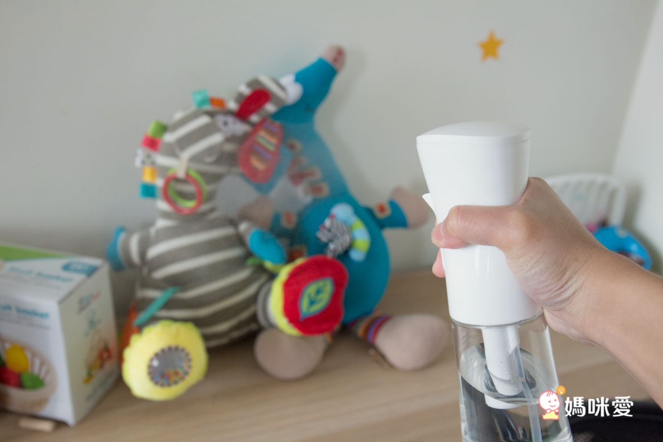 EasyClean 一級淨 - 90秒次氯酸抗菌液製造機-贈專用鹽包50入*1/盒+隨身噴霧瓶100ml空瓶*1方案-ES-250製造機*1+荷蘭連續噴瓶-350ml*1