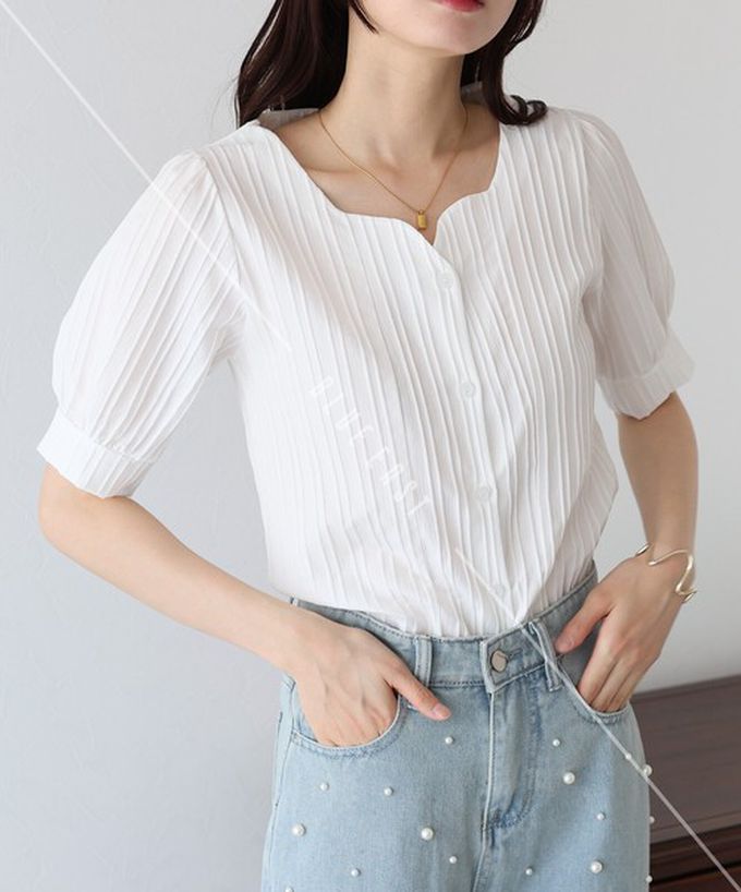 日本 BLUE EAST - 韓國製 心型領細緻泡泡短袖襯衫-粉卡其