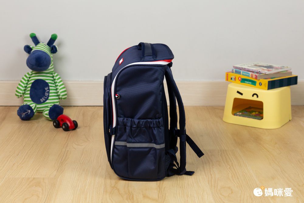 學院風卡通大容量減壓護脊書包-卡通人物鋼鐵人-黑色 (建議110-135cm)-30x19x37cm