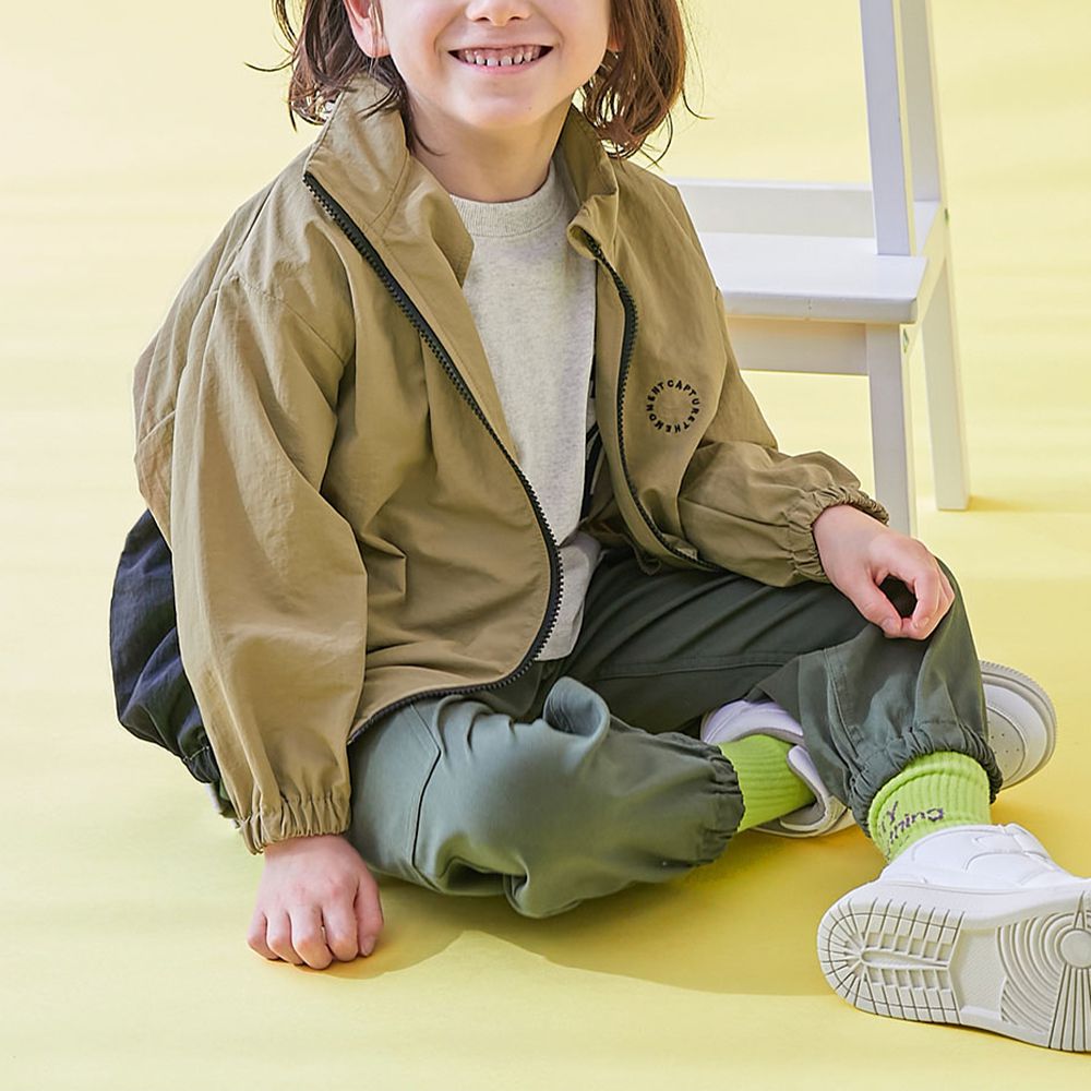 防風防潑水 清爽尼龍連帽外套-深卡其x黑