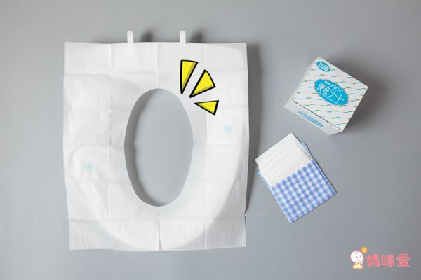 日本代購 - 日本製黏貼式馬桶坐墊紙(內附贈隨身收納包) (38x43cm)-70枚/盒