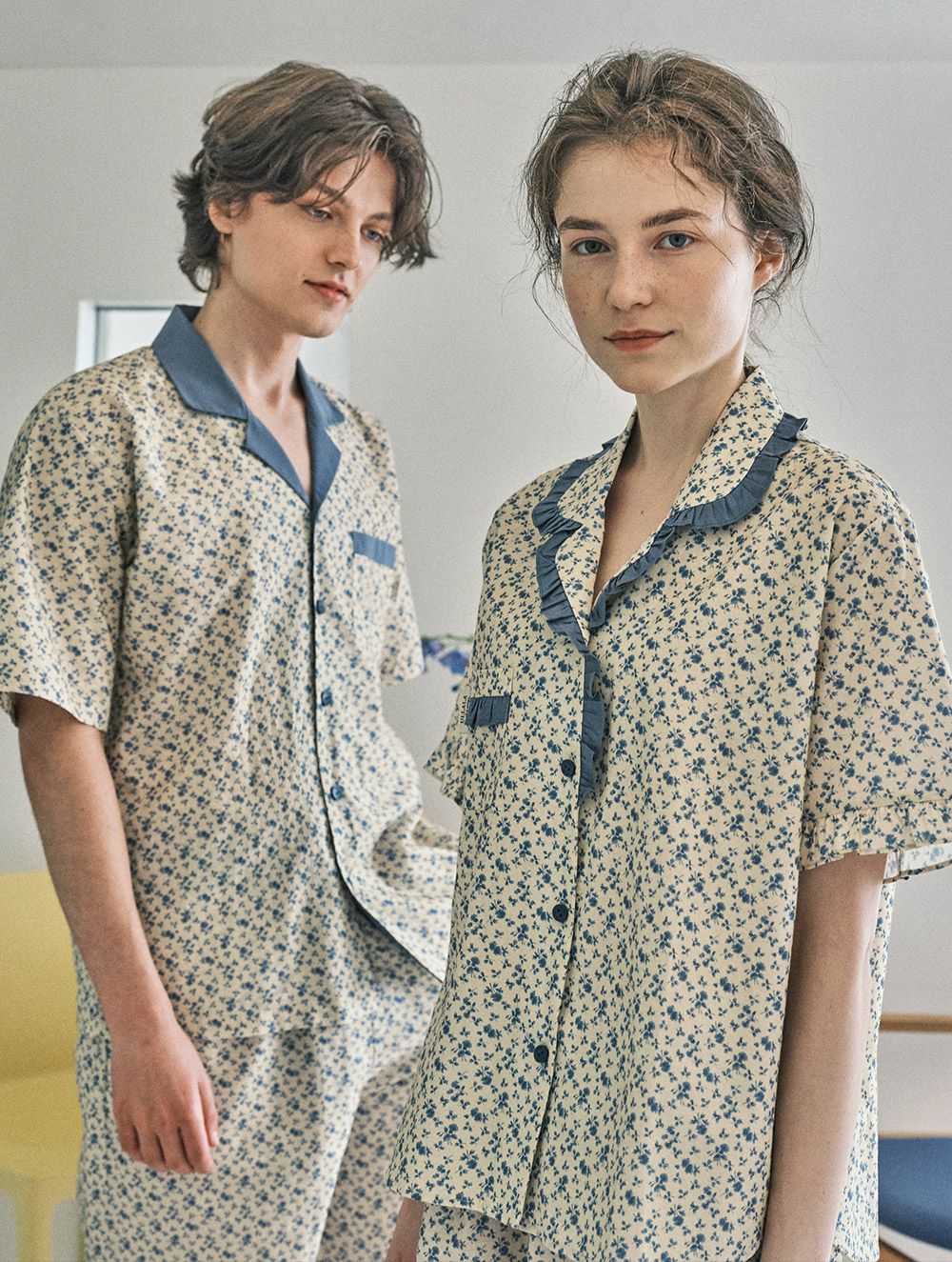 韓國 ULLALA - 玫瑰印花短袖睡衣(兩件式)-藍玫瑰 (FREE)