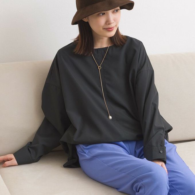 日本 OMNES - 圓弧優雅前短後長修身船領上衣-格子-海軍藍