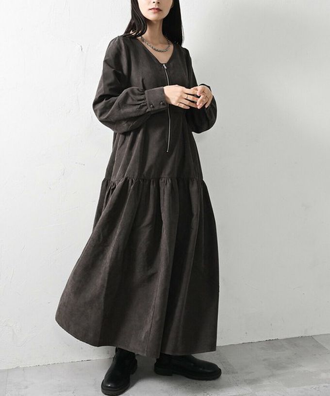 日本 ELENCARE DUE - V領拉鏈桃皮絨優美長袖洋裝-米杏