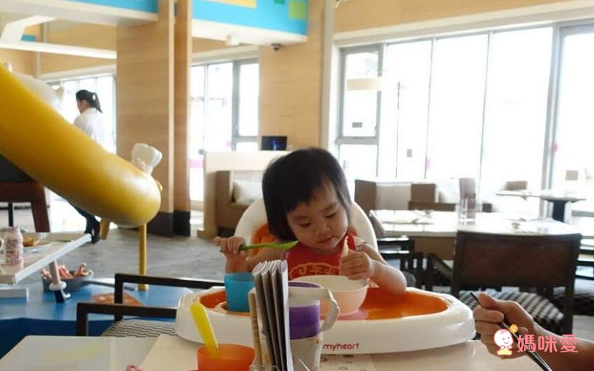 媽咪推薦餐椅NO.1【台灣製 myheart 】好移動、寬座椅