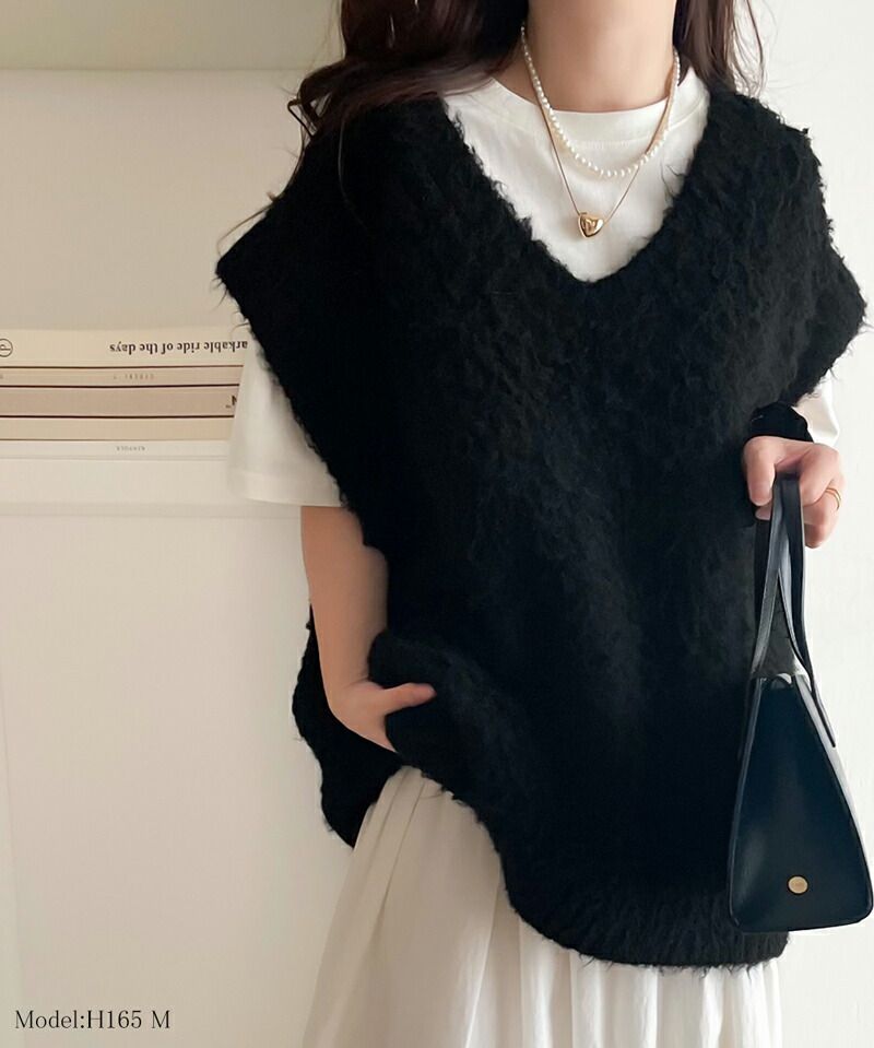 日本 Classical Elf - V領輕量柔軟毛絨穿搭背心-灰棕