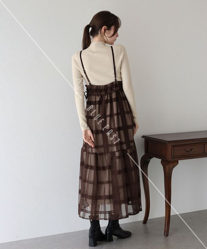 日本 BLUE EAST - 甜美植絨大格紋吊帶背心洋裝-卡其