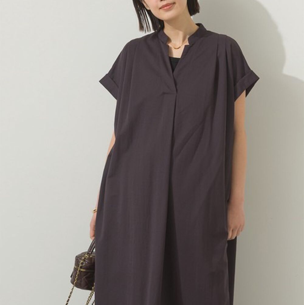 接觸涼感 V領打褶俐落短袖洋裝-炭灰