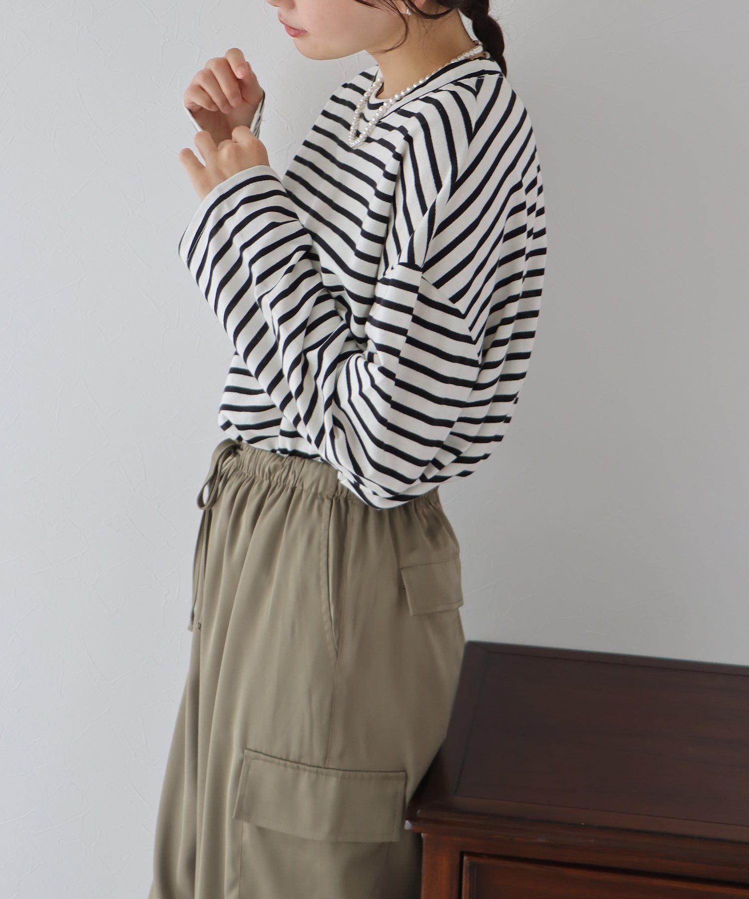 日本 BLUE EAST - 圓領百搭柔軟薄長袖上衣-條紋-深藍