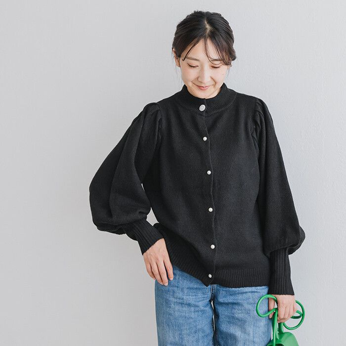 日本 ihuu - 優雅珍珠釦薄針織外套-深灰