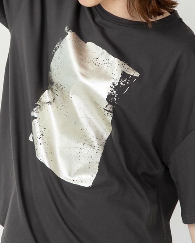 日本 gleam - 燙金光澤廓形寬版天竺棉短袖T恤-金x奶油杏