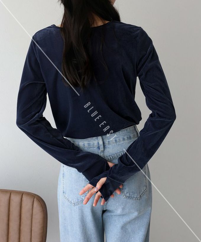 日本 BLUE EAST - 透明感光澤絨面船領長袖上衣-(指孔設計)-焦糖橘