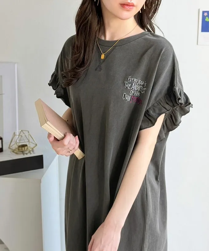 日本 Classical Elf - 酷帥刷舊感印花荷葉短袖洋裝-B刺繡