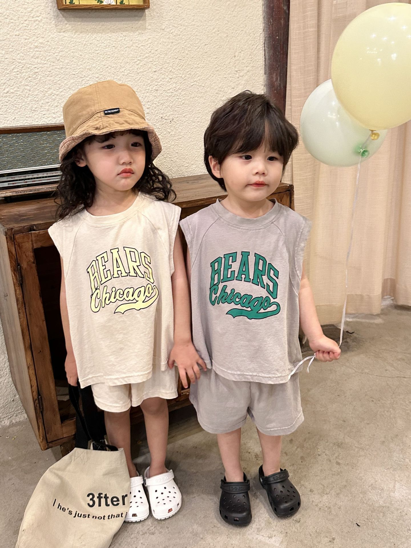 純棉圓領休閒無袖套裝-草寫英文字-灰色