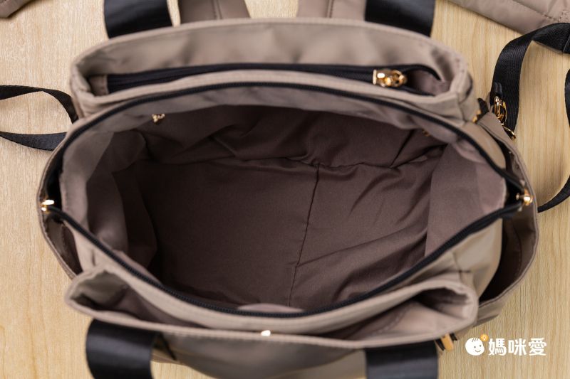 多達10個夾層！日本連線 ✈ 輕量減壓媽媽包