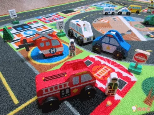 Amazon五星【美國瑪莉莎】超大交通遊戲地墊、木製軌道車車玩具