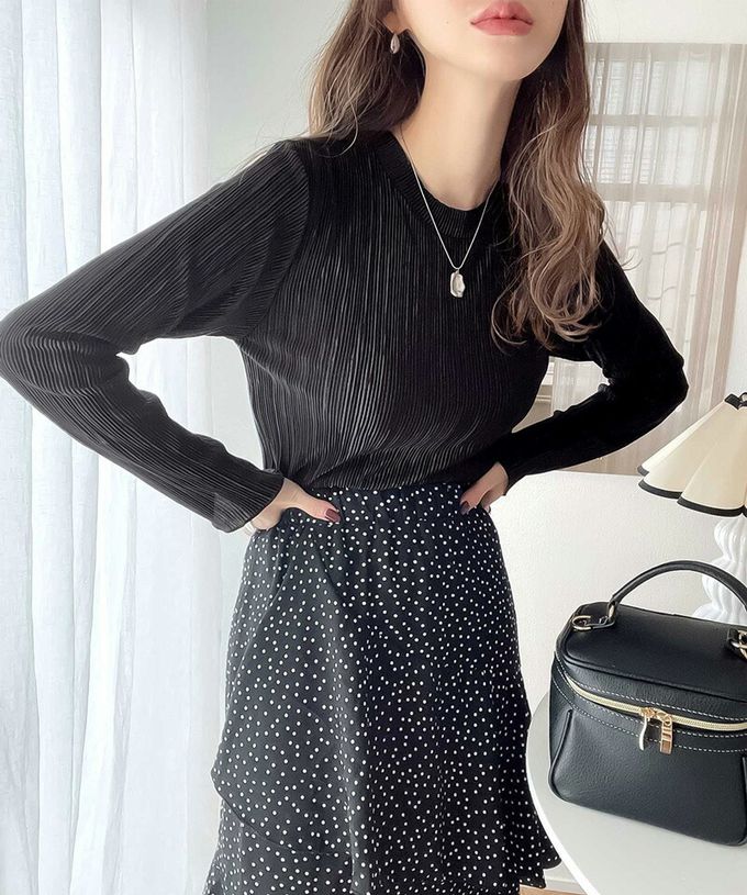 日本 Classical Elf - 圓領細坑條光澤感薄長袖上衣-摩卡