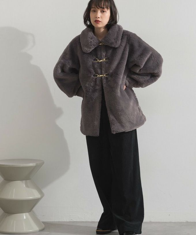 日本 ELENCARE DUE - 魅力金扣柔軟蓬鬆仿毛翻領大衣外套-摩卡棕